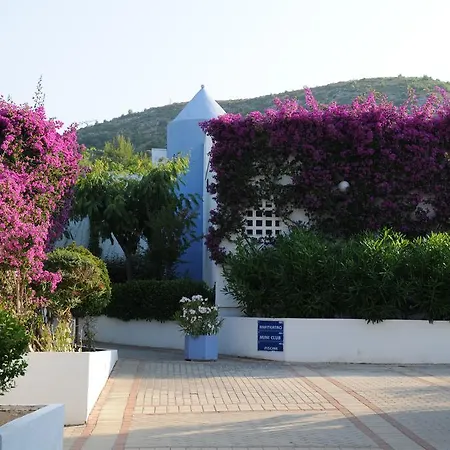 Club Village Maritalia فندق